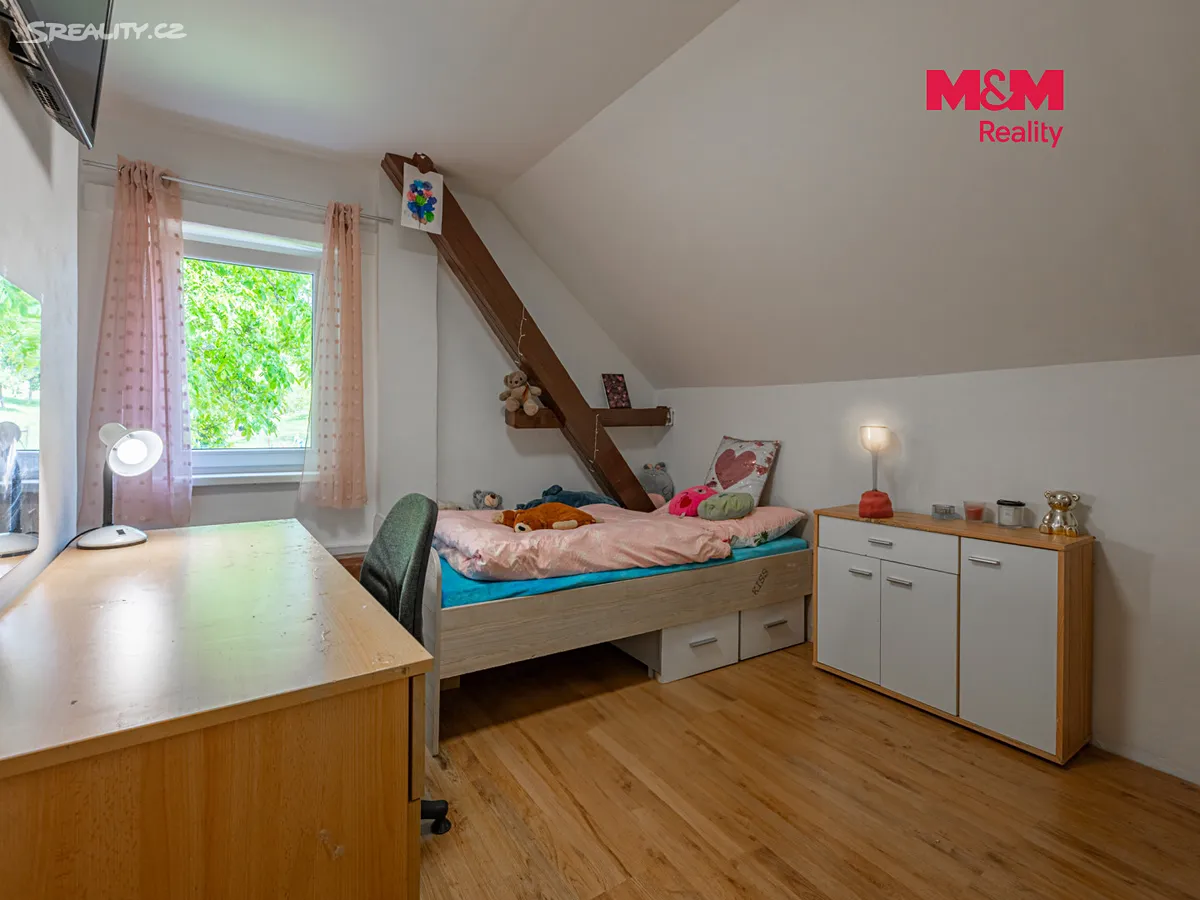 Prodej rodinného domu 140 m², pozemek 2049 m² – pohled 4