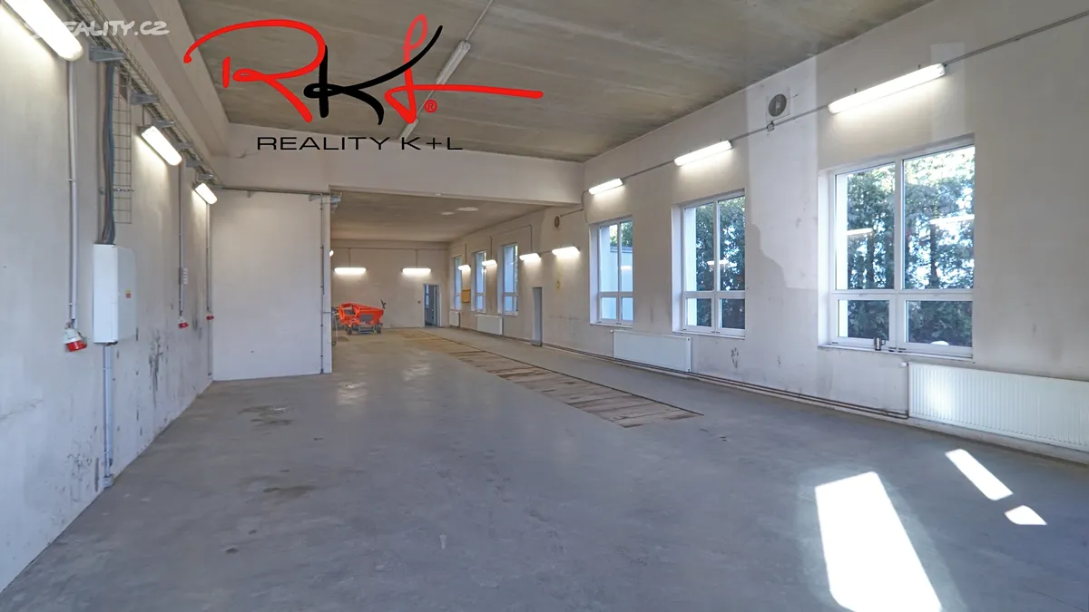 Pronájem výrobní haly, prostoru 198 m², Martiněves