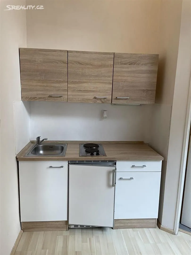 Pronájem bytu 1+kk 22 m² – pohled 3