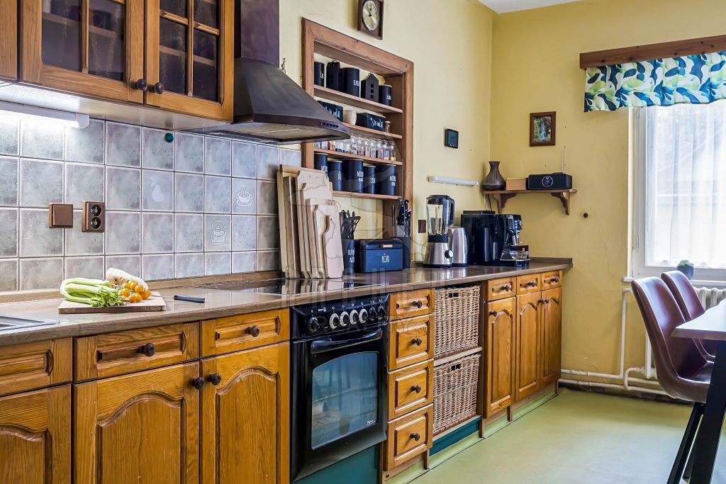 Prodej rodinného domu 223 m², pozemek 2579 m² – fotografie 3