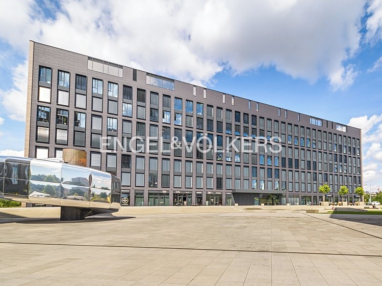 Pronájem komerčního prostoru, 565 m² (1 z 13)