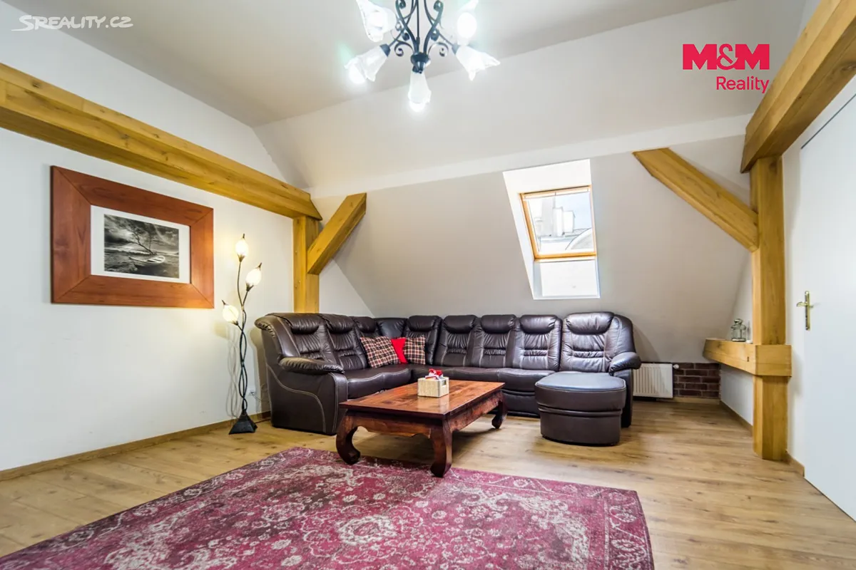Pronájem bytu 4+kk 102 m² – pohled 2