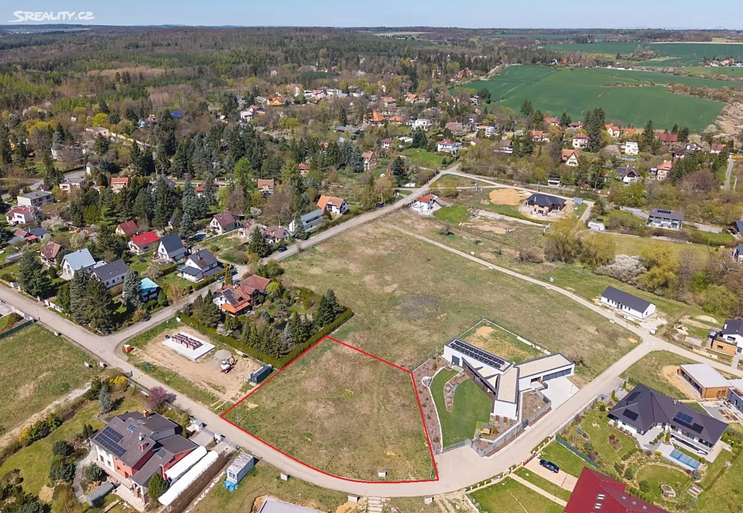 Prodej stavebního pozemku 2025 m²