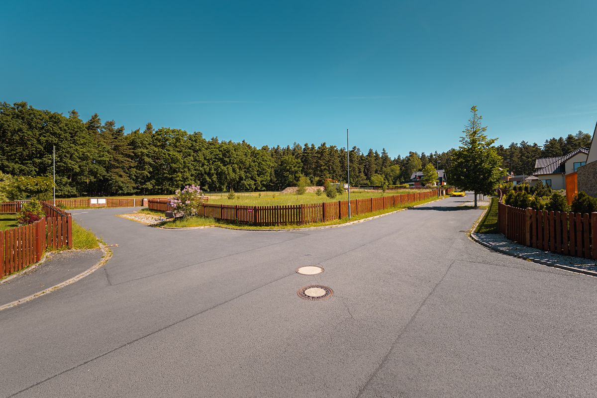 Prodej stavebního pozemku 1567 m² – fotografie 2