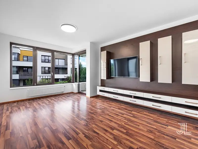 Prodej bytu 2+kk 56 m², Praha – náhled fotky 1