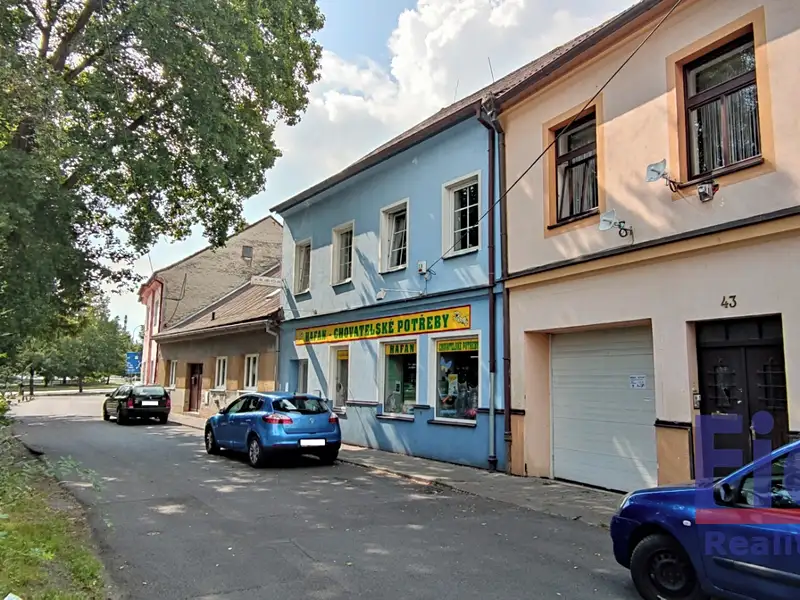 Prodej rodinného domu 320 m², pozemek 348 m², Klatovy – náhled fotky 2