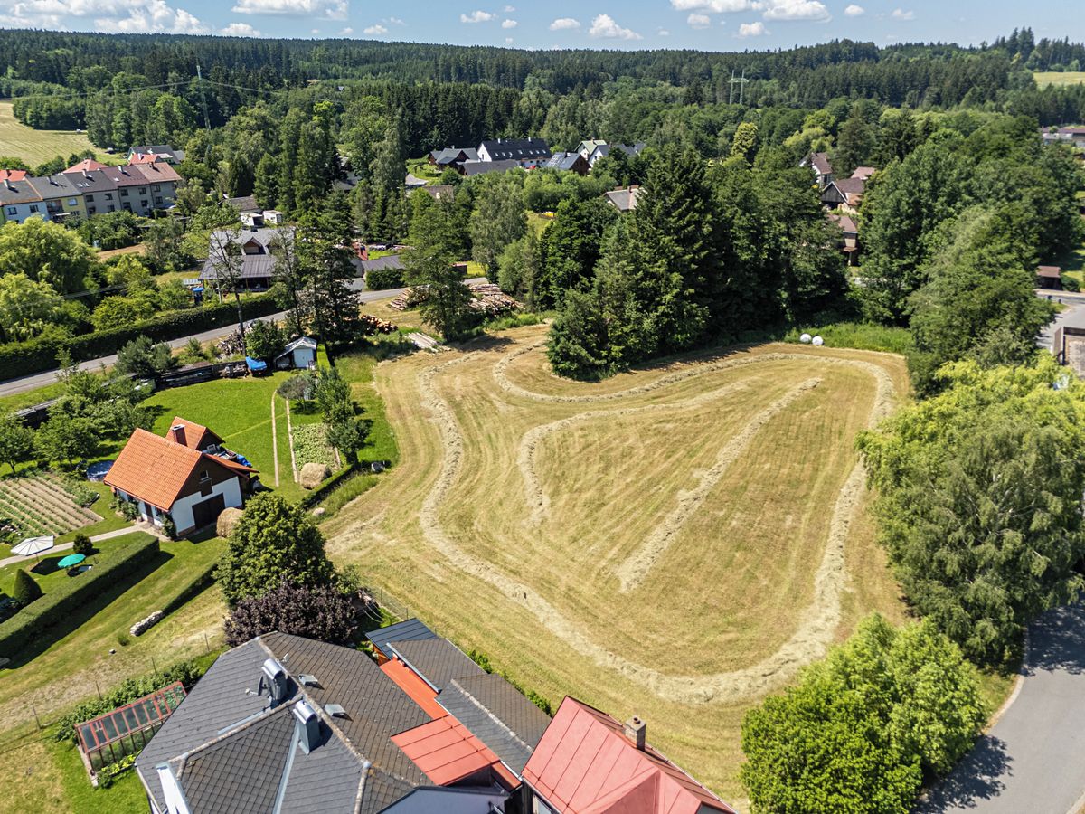 Prodej stavebního pozemku 4101 m² – fotografie 2