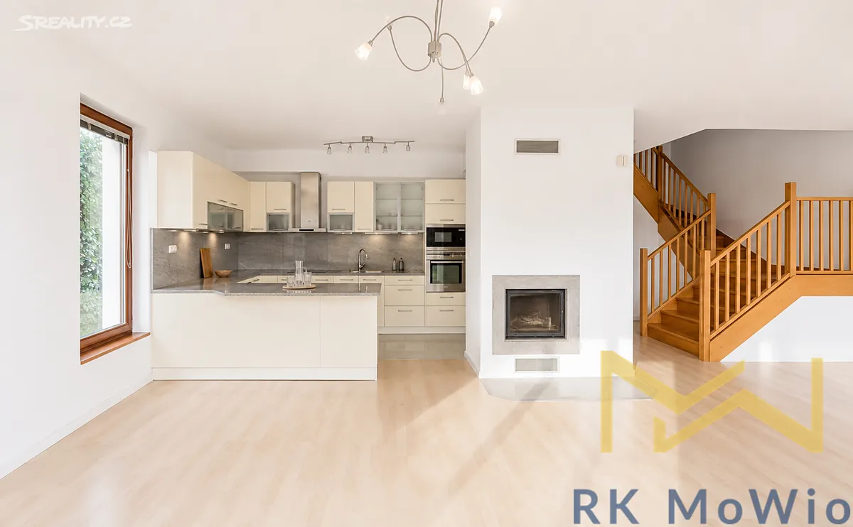 Pronájem rodinného domu 259 m², pozemek 125 m², Praha