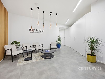 Prodej kanceláře 232 m²