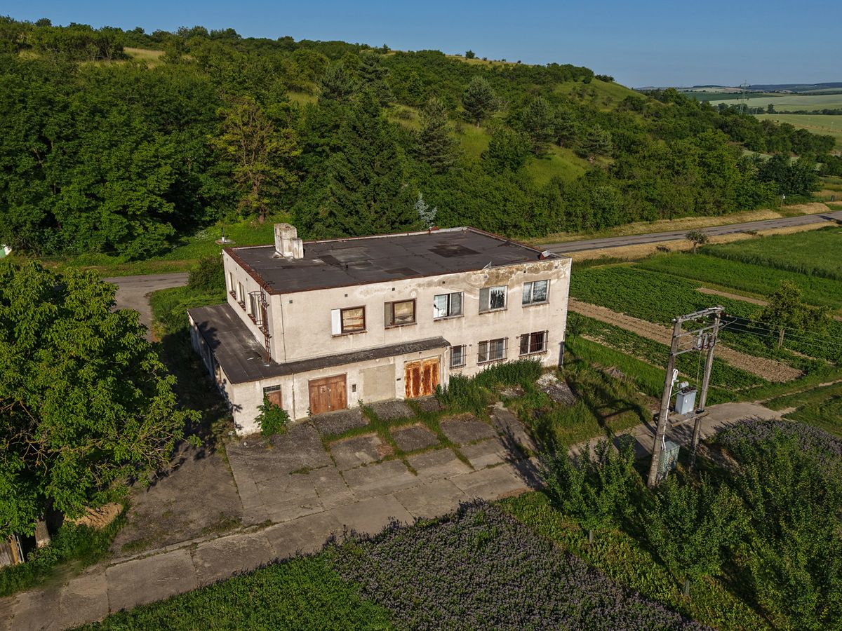 Prodej komerčního pozemku 1176 m² – fotografie 3