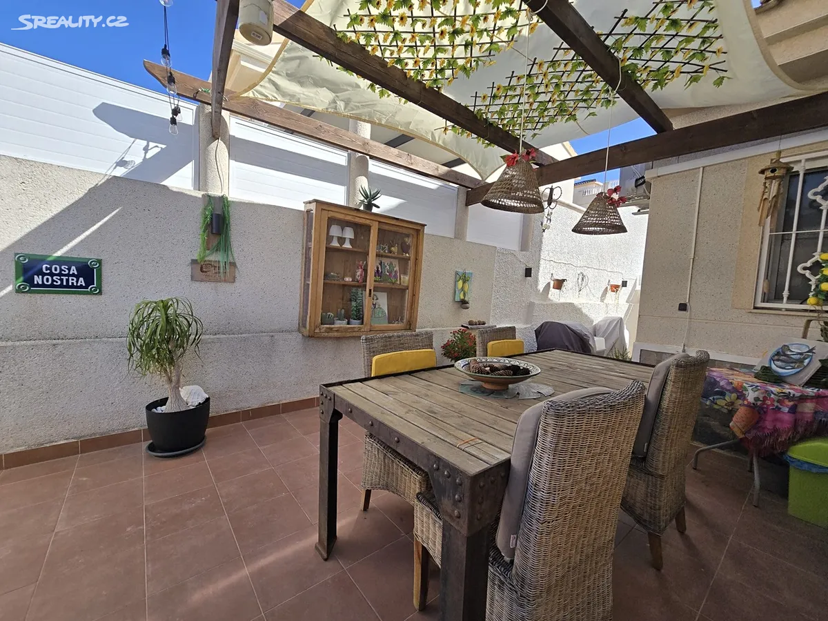 Prodej vily 75 m², pozemek 120 m² - Widok 2