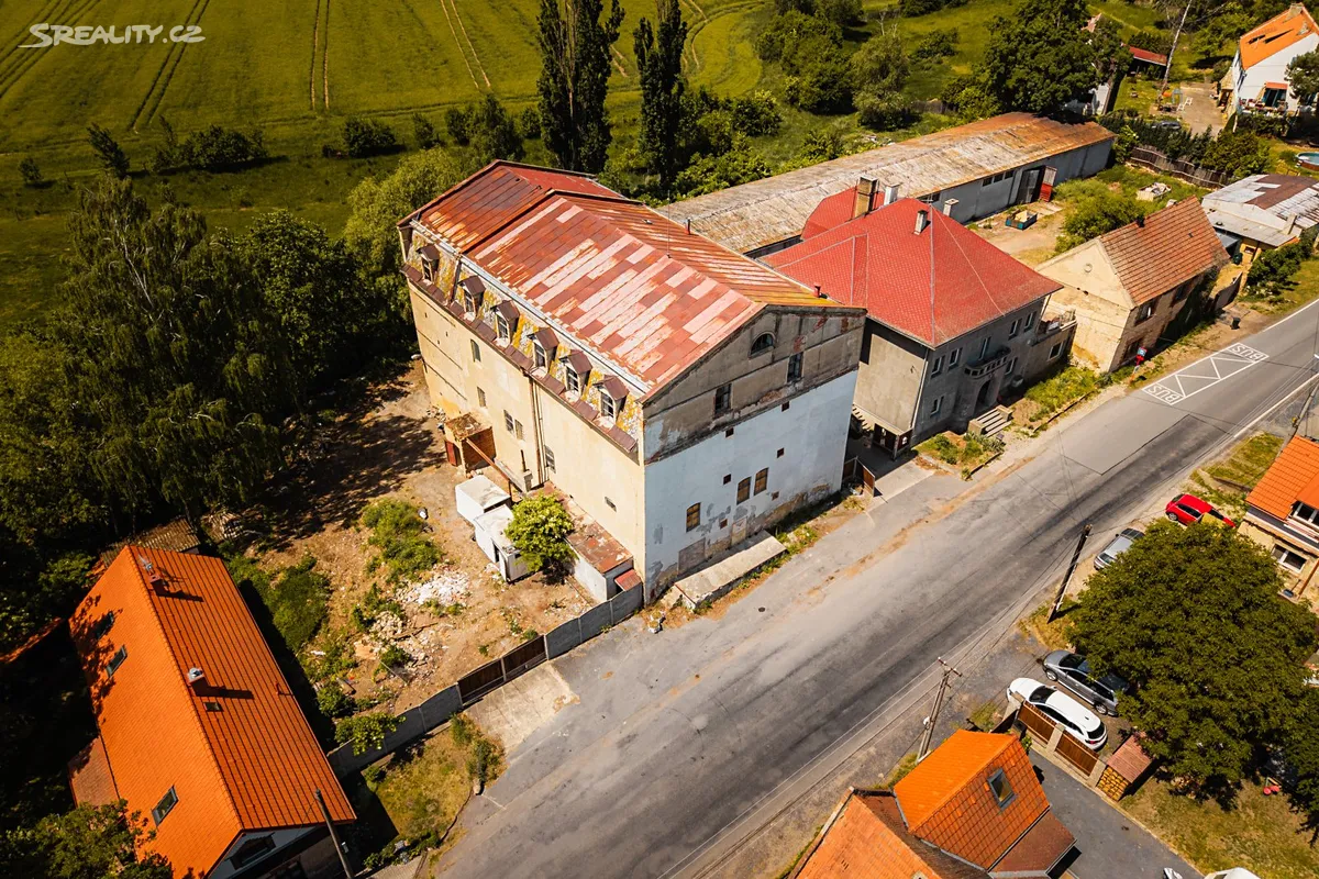 Prodej obchodního prostoru 2956 m²