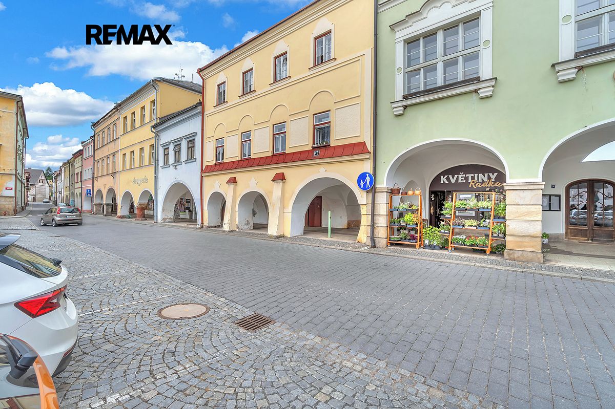 Prodej vícegeneračního domu 420 m², pozemek 217 m² – fotografie 2