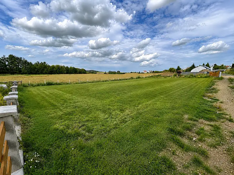 Prodej stavebního pozemku 900 m², Nový Bydžov – náhled fotky 1