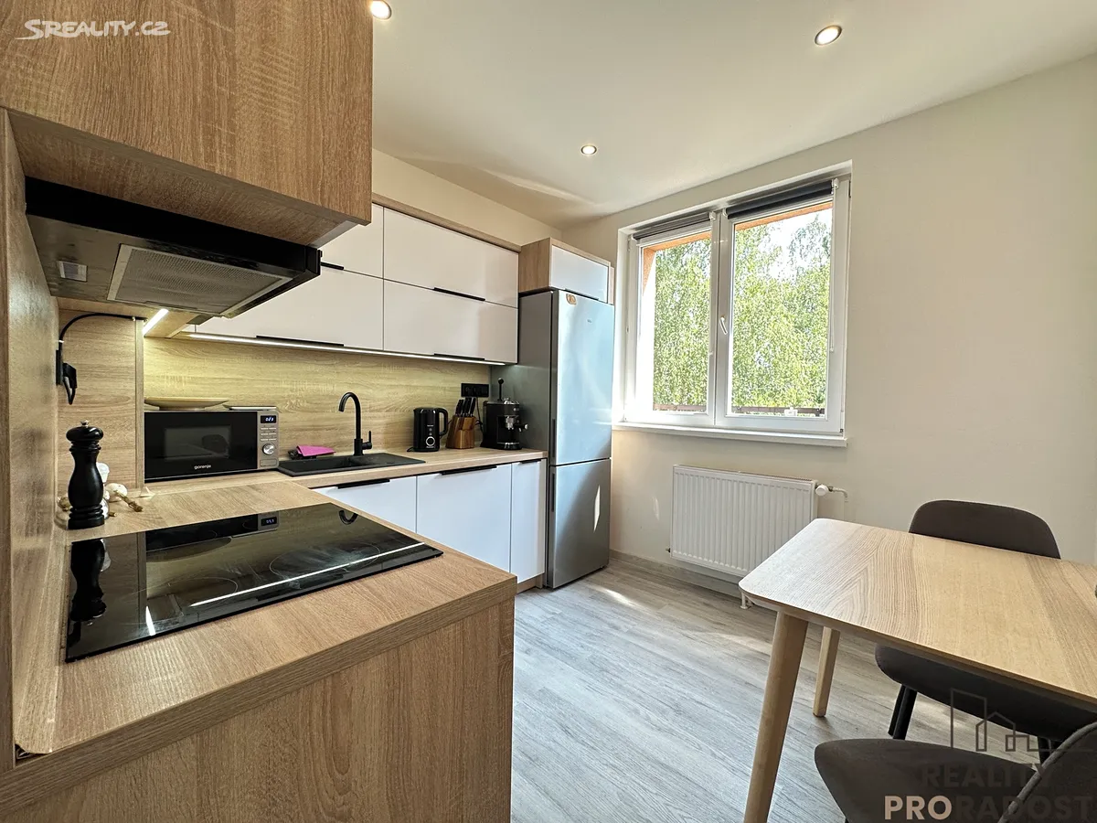 Prodej bytu 3+1 65 m² – pohled 3