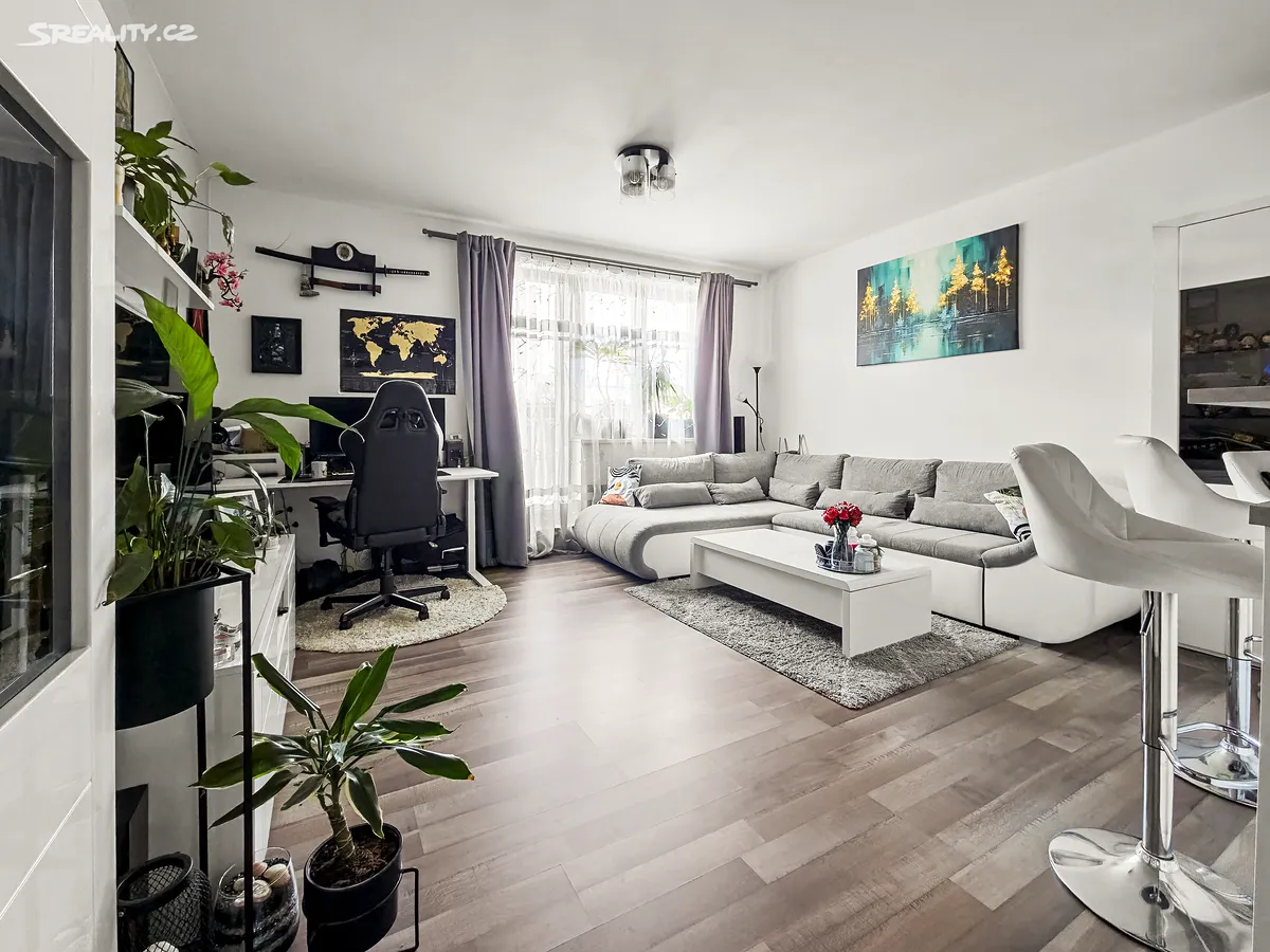 Prodej bytu 2+kk 53 m², Chýně