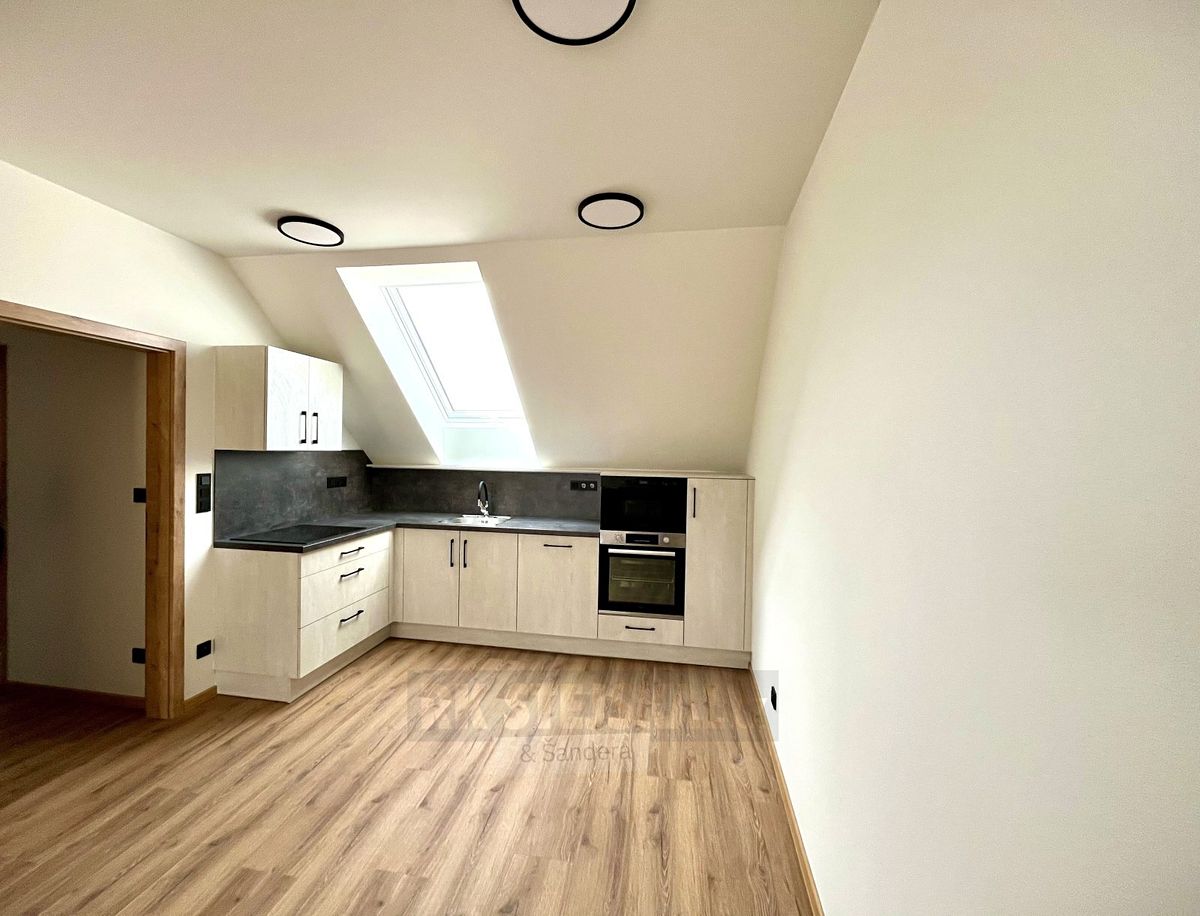Pronájem bytu 2+kk 42 m²