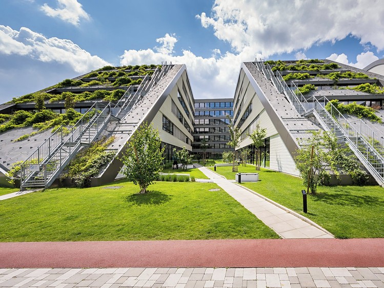 Pronájem komerčního prostoru, 1 380 m² (2 z 16)
