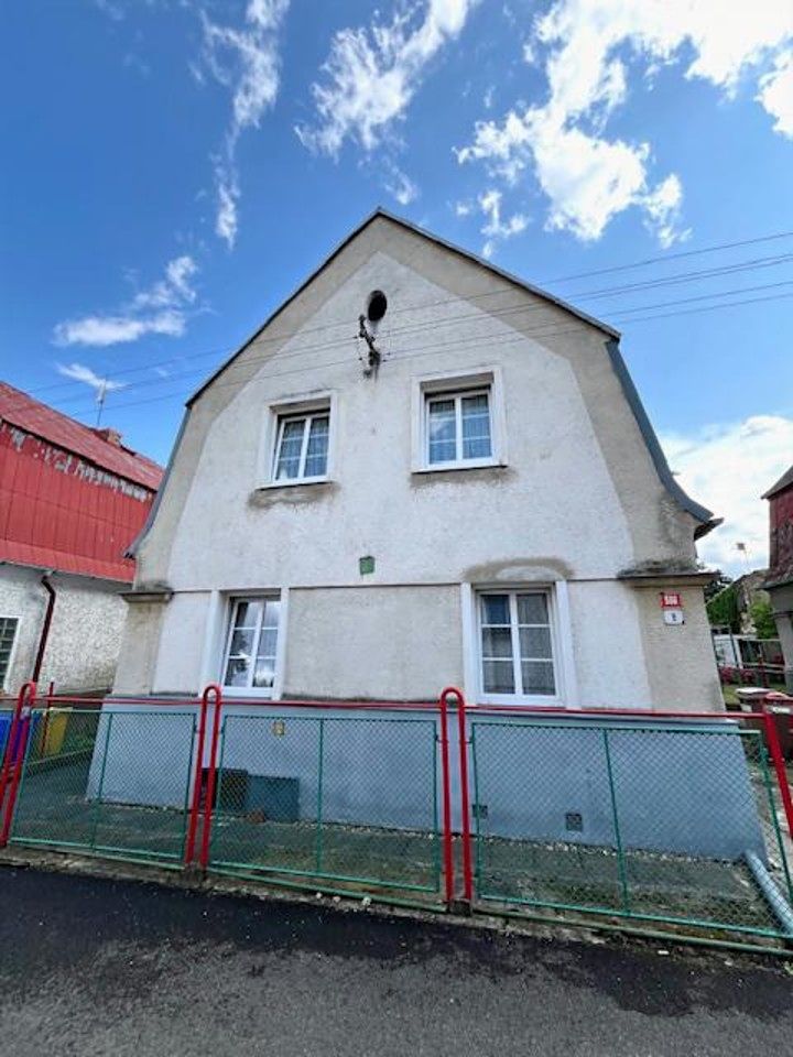 Prodej rodinného domu 130 m², pozemek 221 m² – fotografie 2