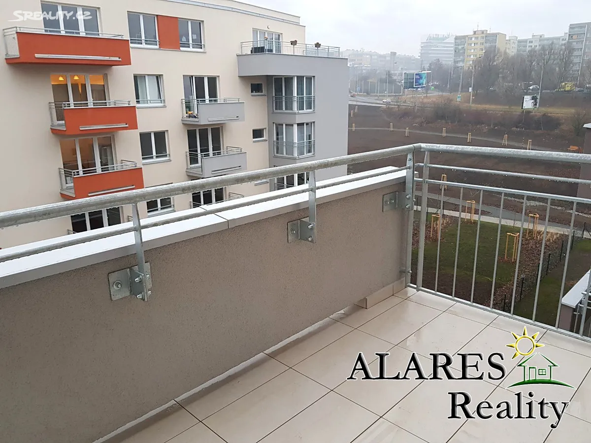 Pronájem bytu 1+kk 33 m² – pohled 4