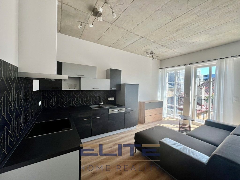 Pronájem bytu 1+kk 40 m²