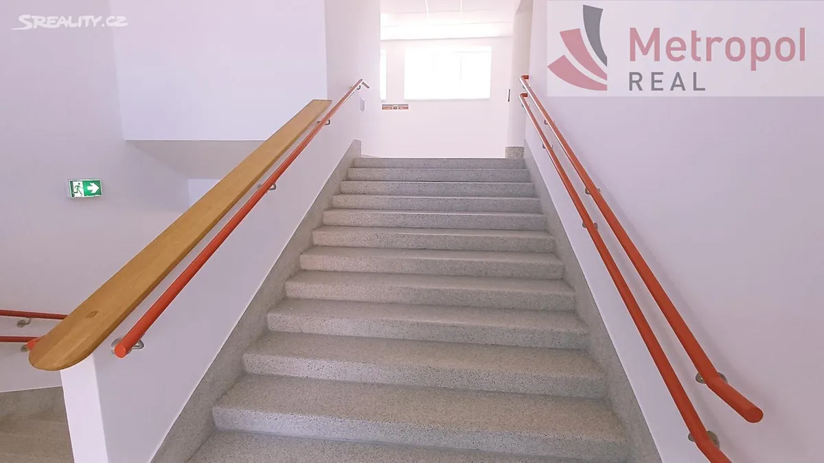 Pronájem kanceláře 19 m² – další