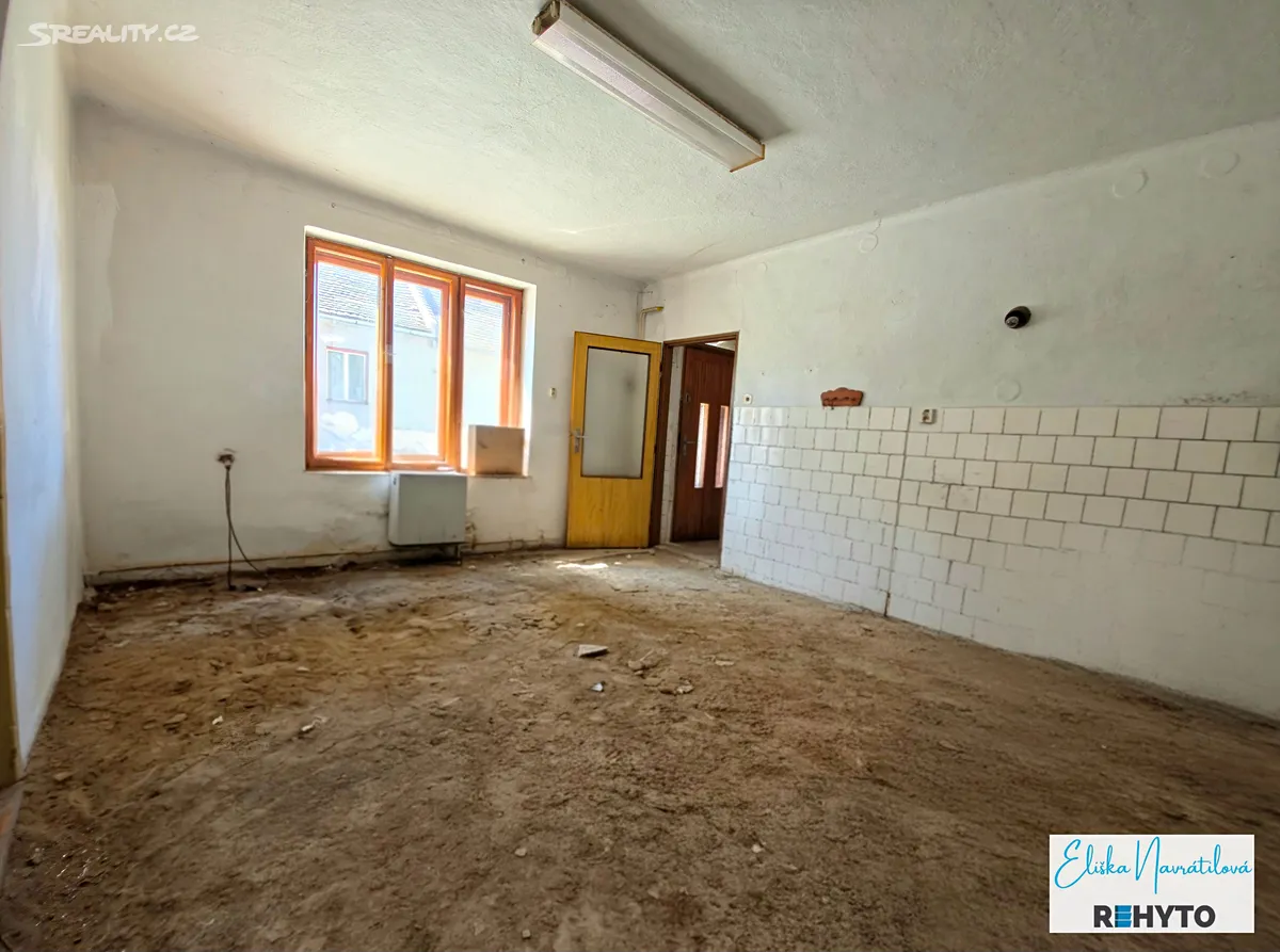 Prodej vícegeneračního domu 90 m², pozemek 132 m² – pohled 3