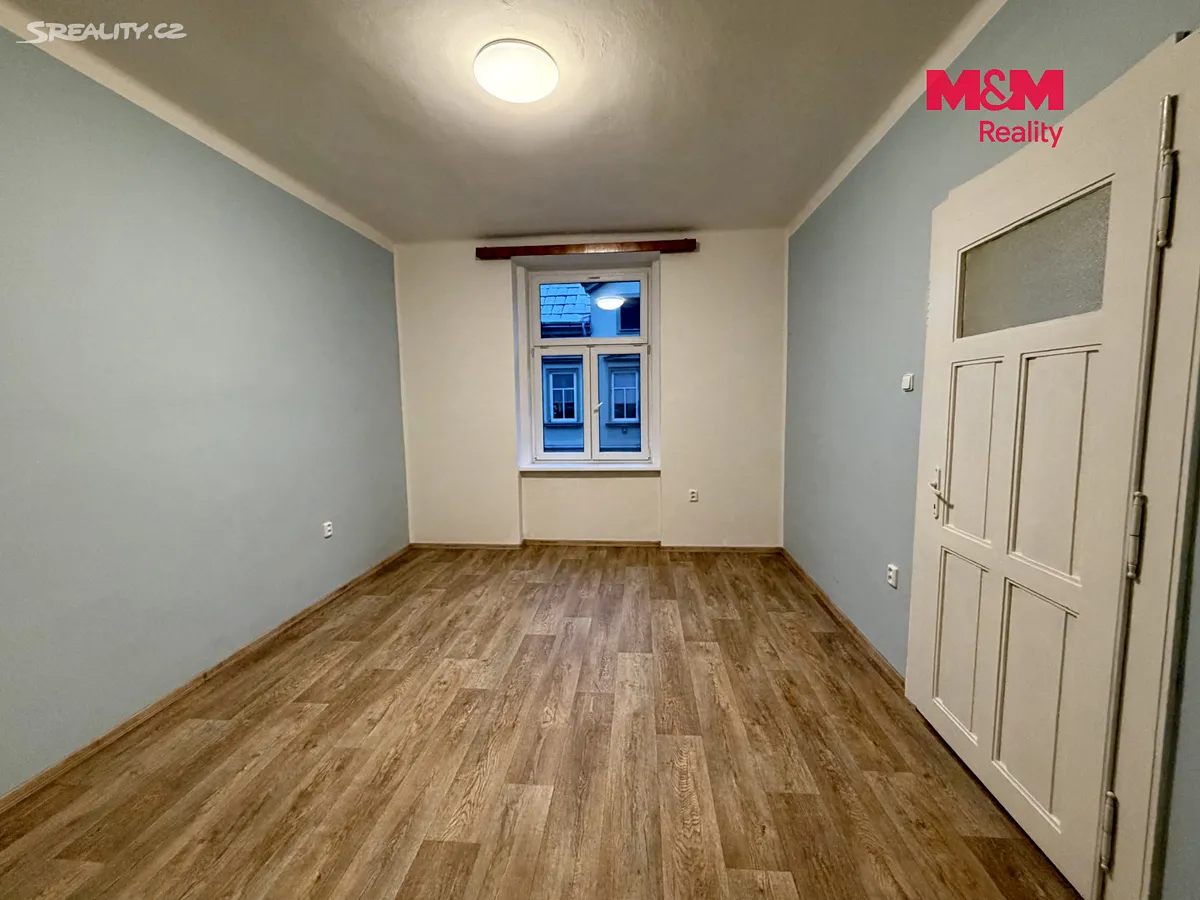Pronájem bytu 2+1 52 m² – pohled 2