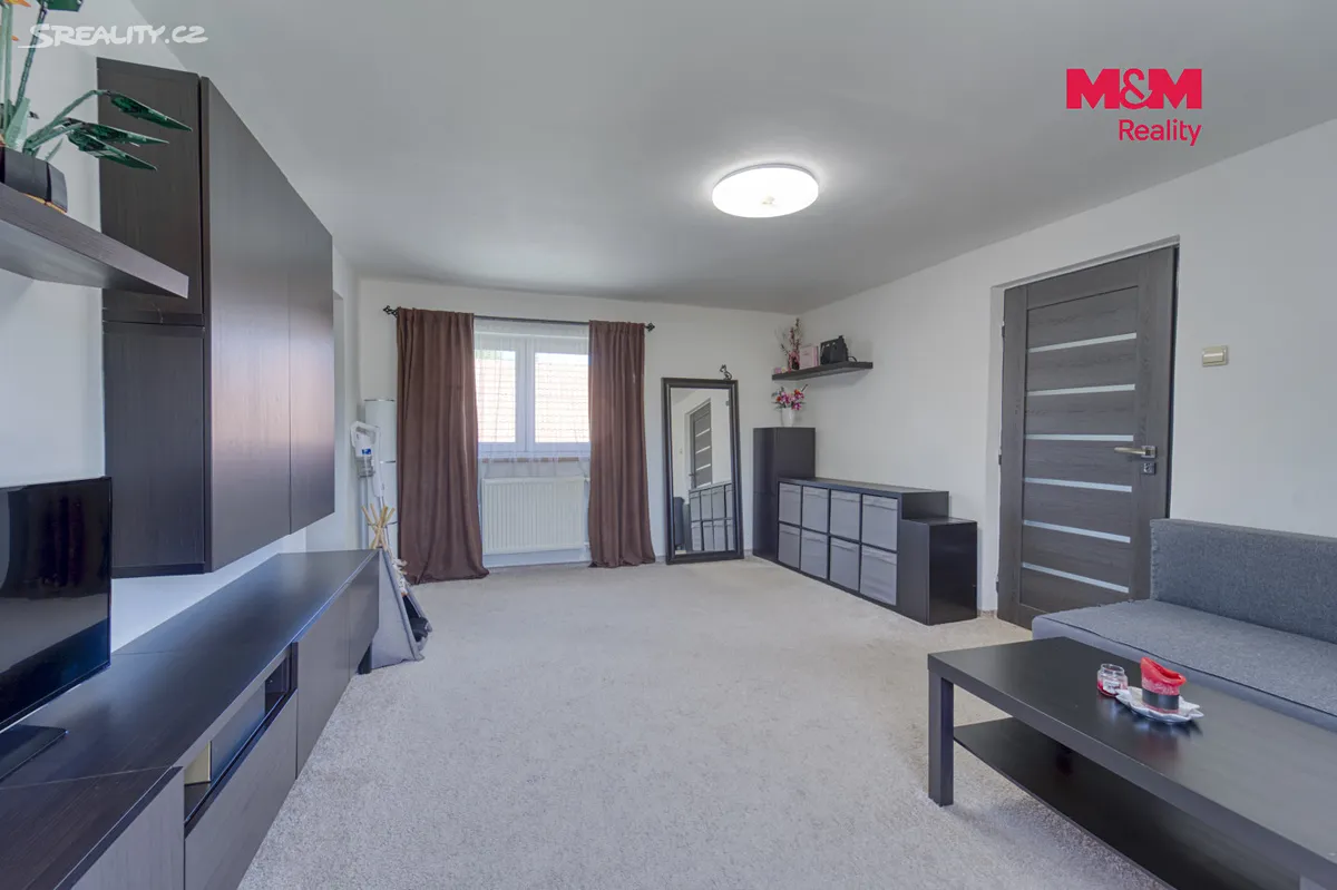 Prodej rodinného domu 176 m², pozemek 554 m² – další