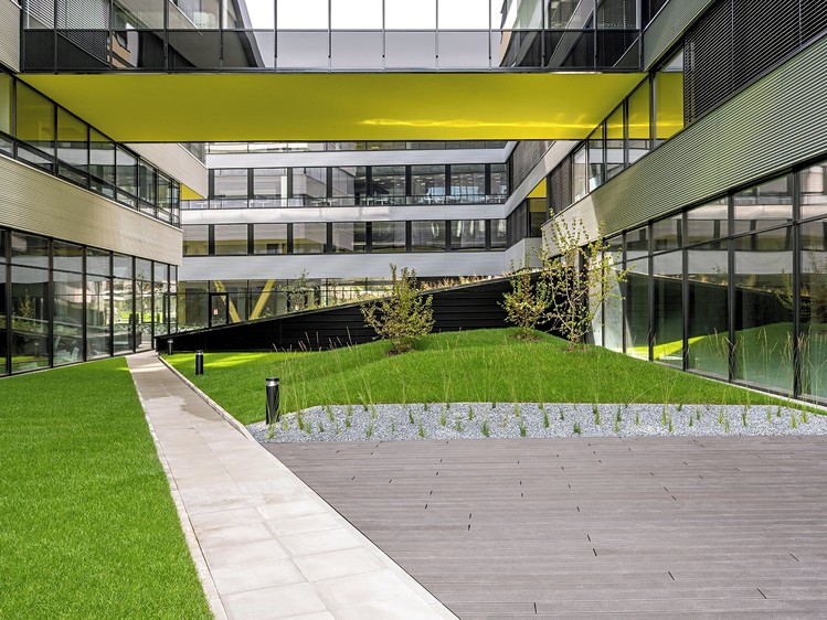 Pronájem komerčního prostoru, 1 380 m² (9 z 16)