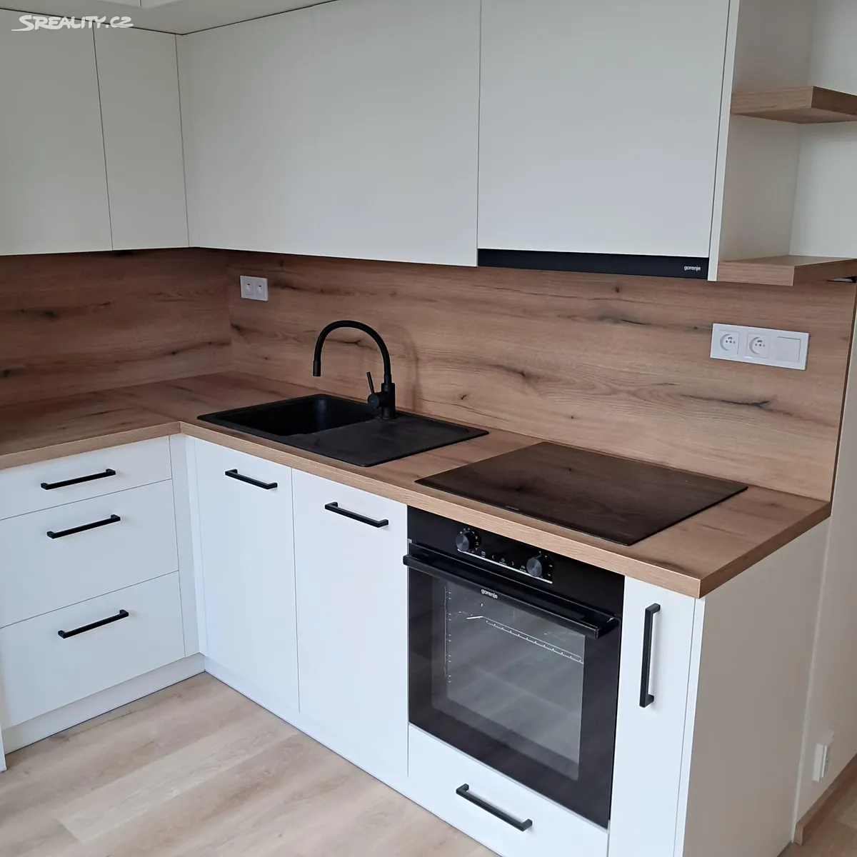 Pronájem bytu 1+1 38 m² – pohled 3