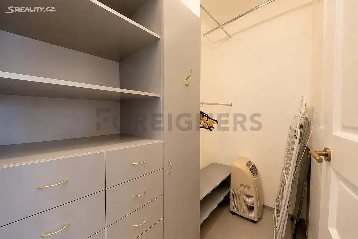 Pronájem bytu 3+kk 73 m² – pohled 6
