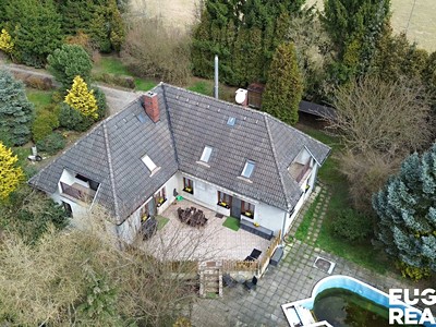 Prodej  rodinného domu 219 m², pozemek 2 691 m²