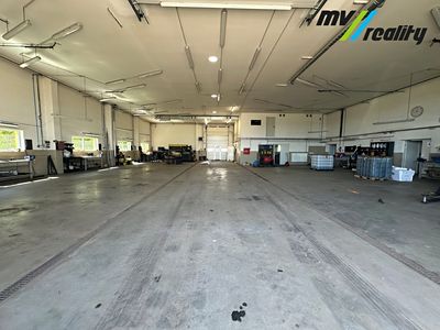Pronájem výrobní haly, prostoru 555 m²