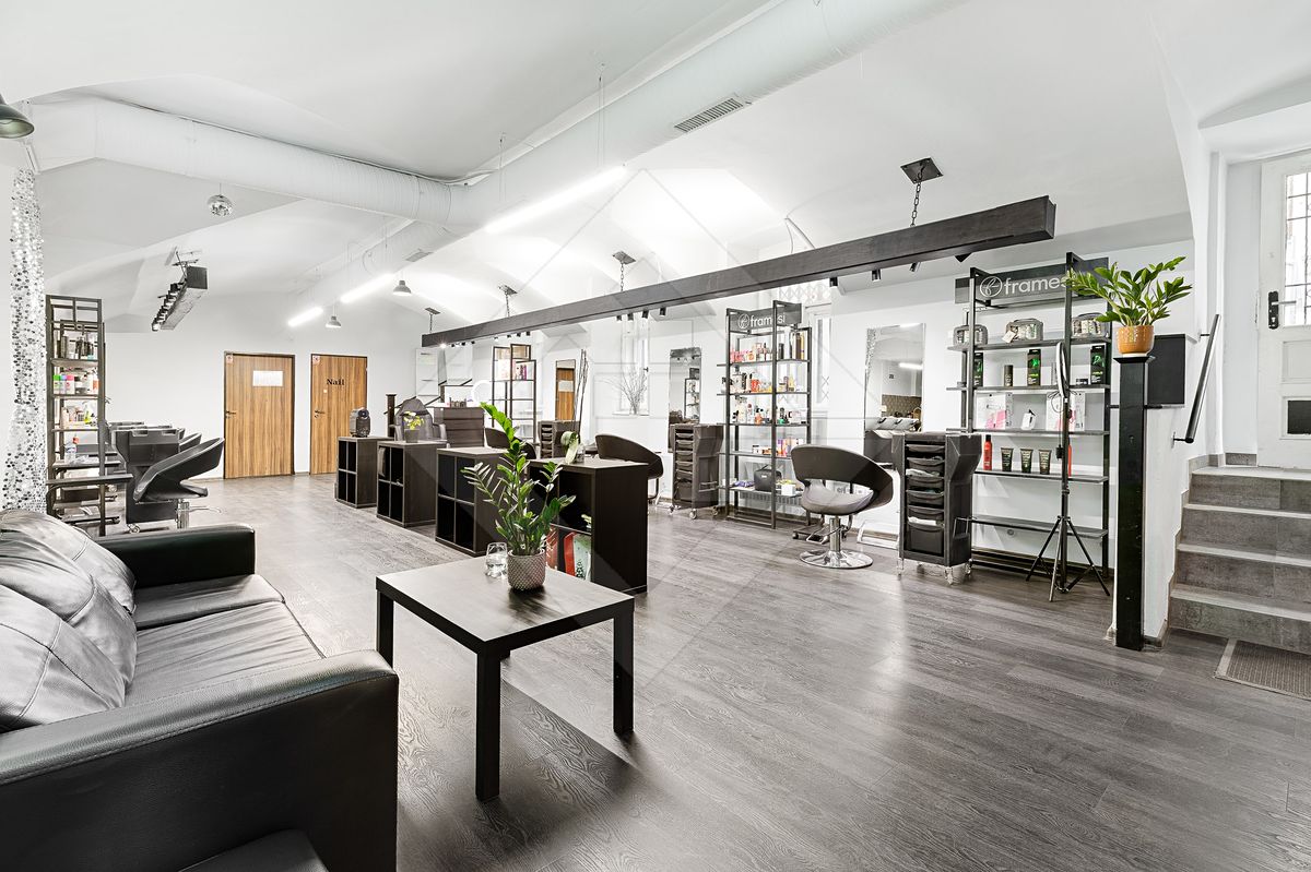 Pronájem obchodního prostoru 150 m² – fotografie 2