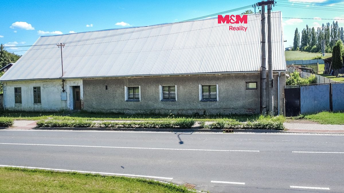 Prodej rodinného domu 200 m², pozemek 4395 m²