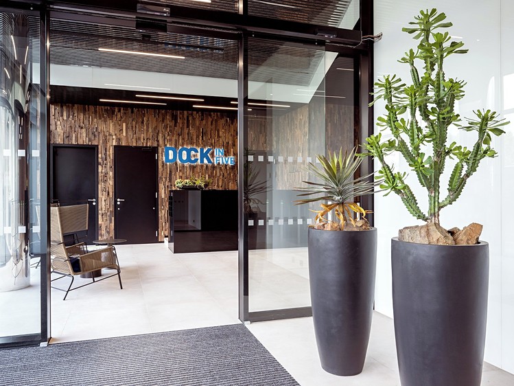 Pronájem komerčního prostoru, 1 380 m² (5 z 16)