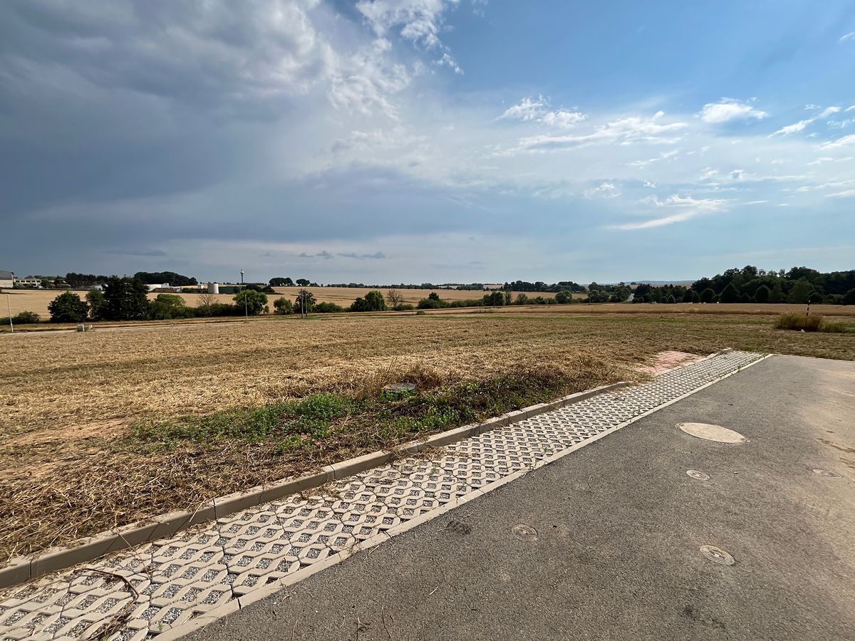 Prodej stavebního pozemku 1030 m² – fotografie 2