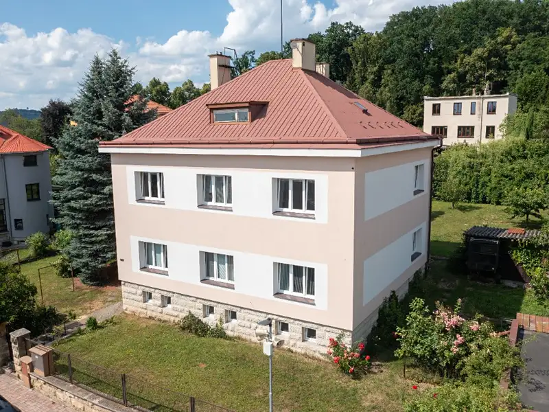 Prodej rodinného domu 256 m², pozemek 1203 m², Jičín – náhled fotky 1