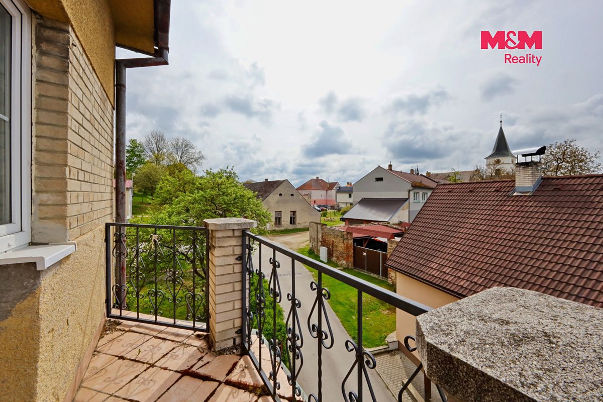 Prodej rodinného domu 330 m², pozemek 264 m² – fotografie 2