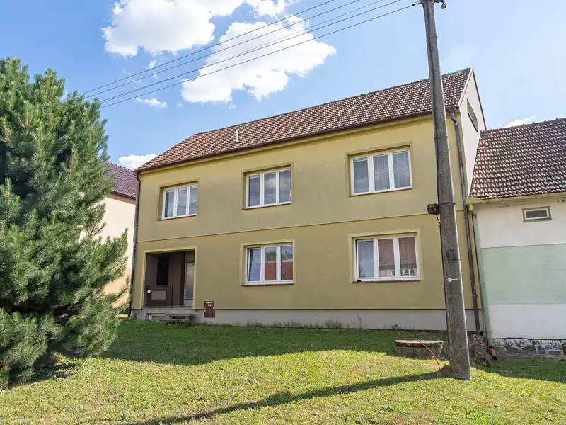 Prodej rodinného domu 258 m², pozemek 2226 m², Rašovice – náhled fotky 1