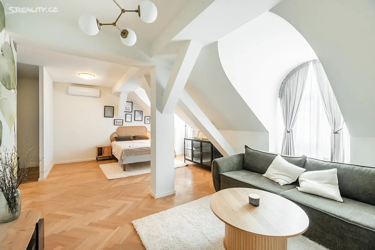 Prodej bytu 2+kk 47 m² – pohled 2