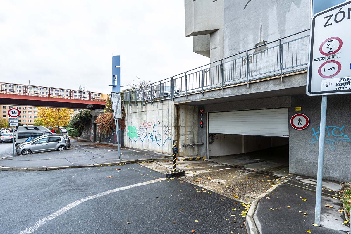 Prodej garážového stání 15 m² – fotografie 3