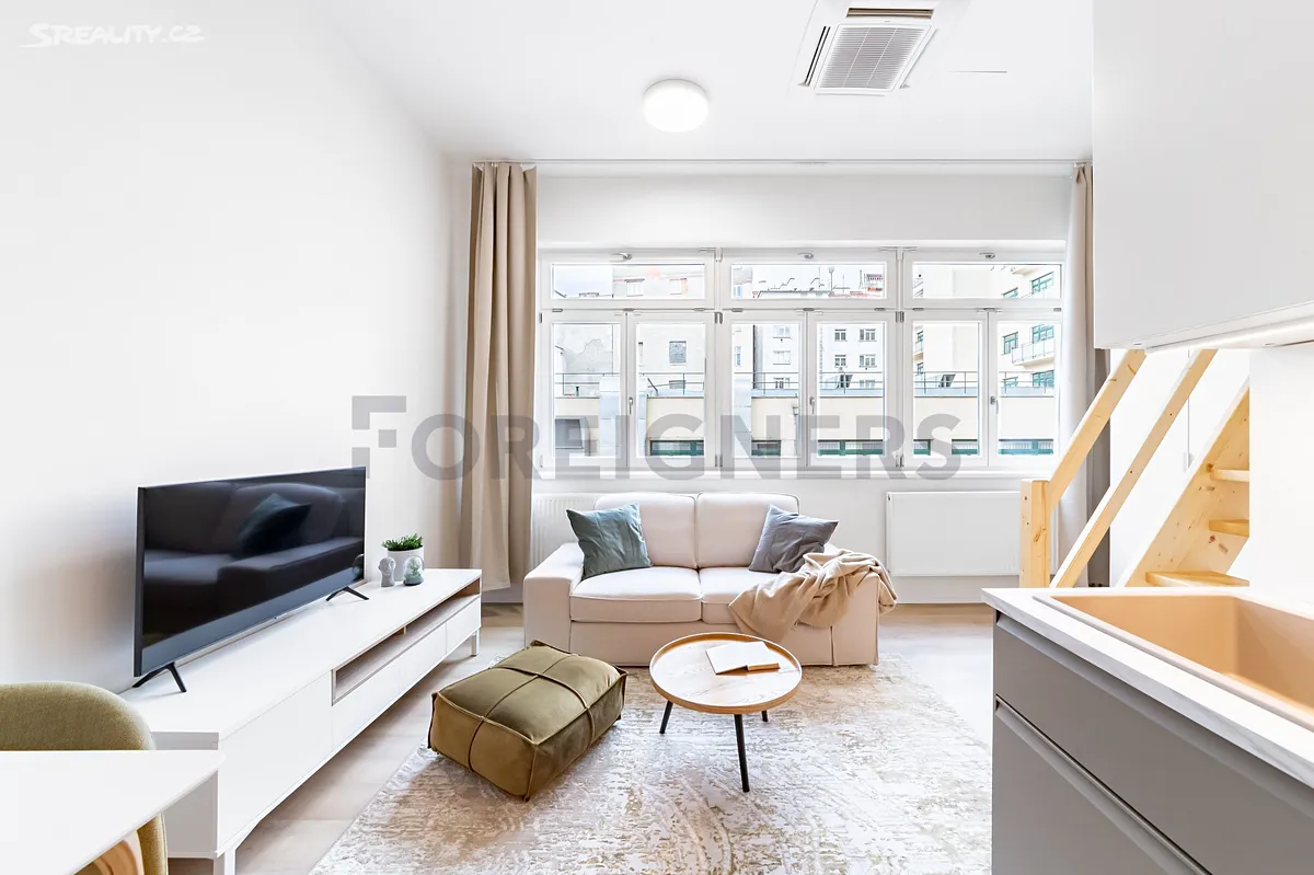 Pronájem bytu 1+kk 39 m² – pohled 3