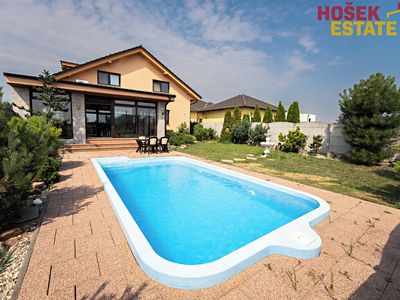 Prodej rodinného domu 263 m², pozemek 904 m²