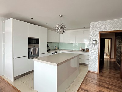 Pronájem  rodinného domu 350 m², pozemek 2 628 m²