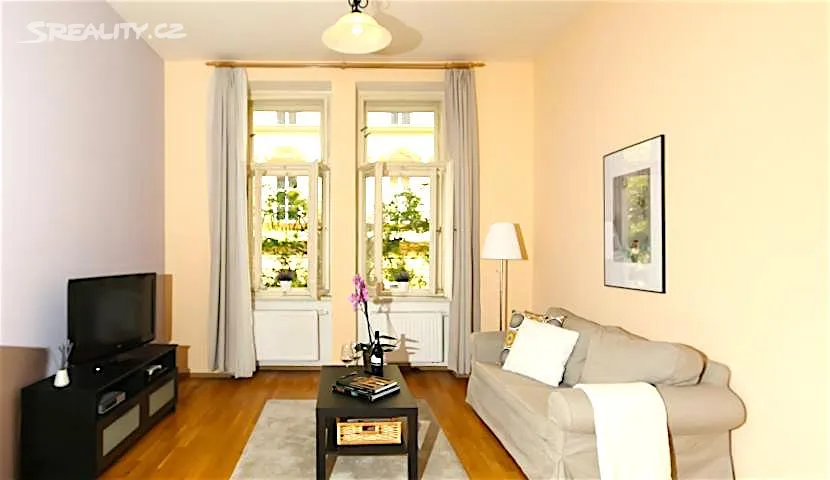 Pronájem bytu 2+kk 53 m² – pohled 4