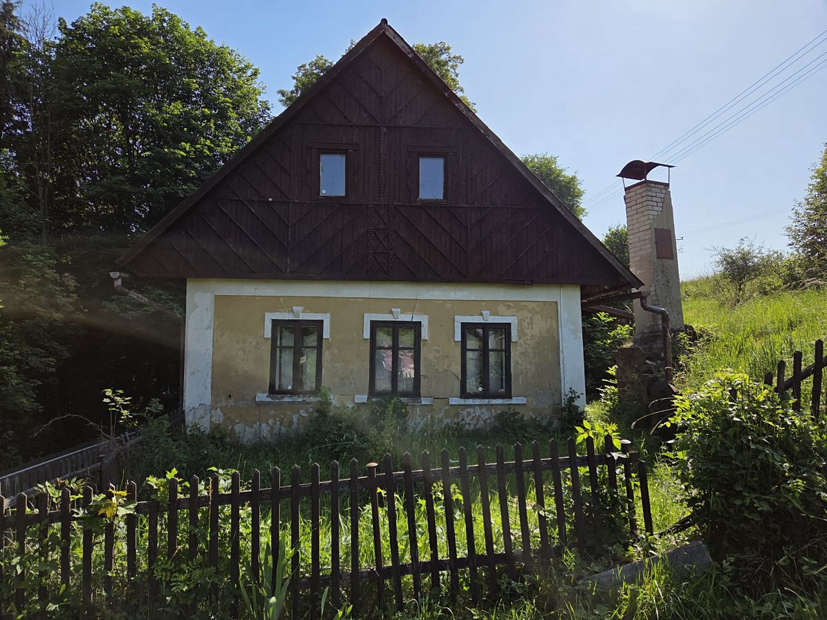 Prodej rodinného domu 160 m², pozemek 2193 m²