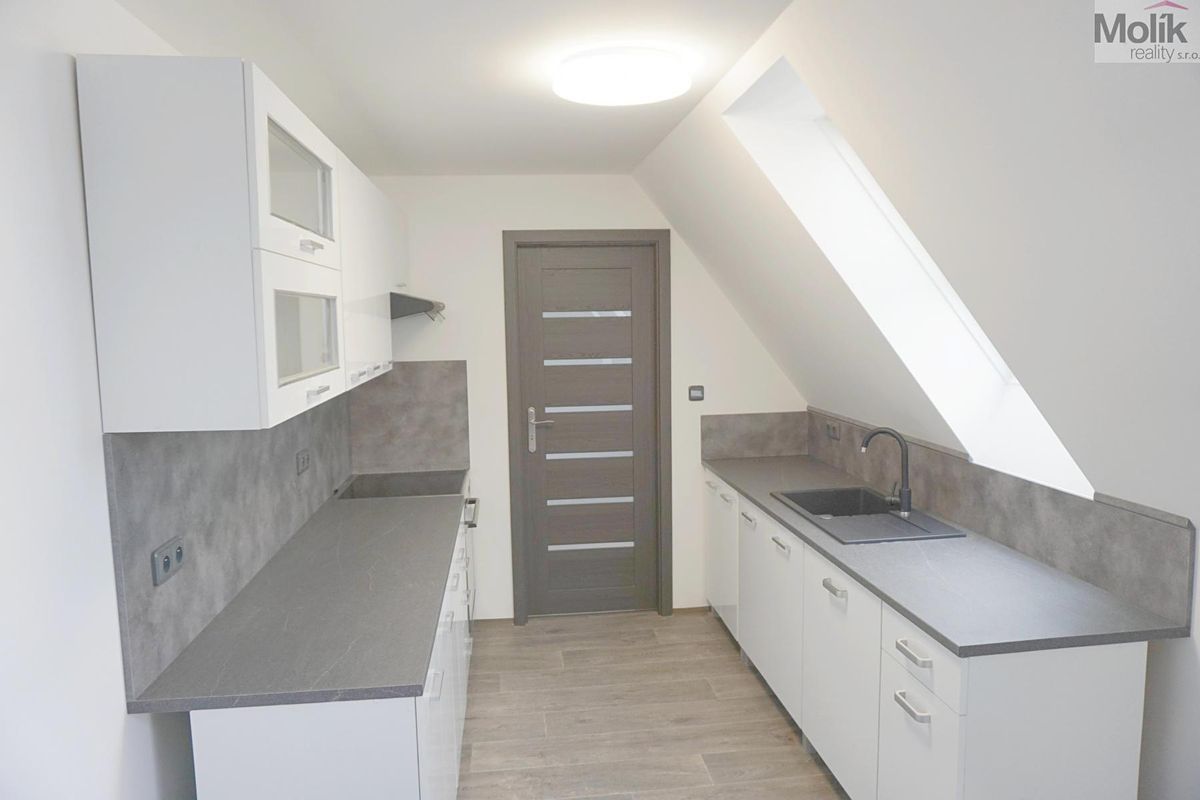 Pronájem bytu 3+kk 75 m²