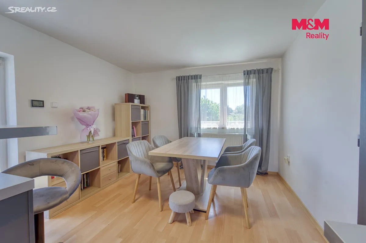 Prodej rodinného domu 176 m², pozemek 554 m² – pohled 2